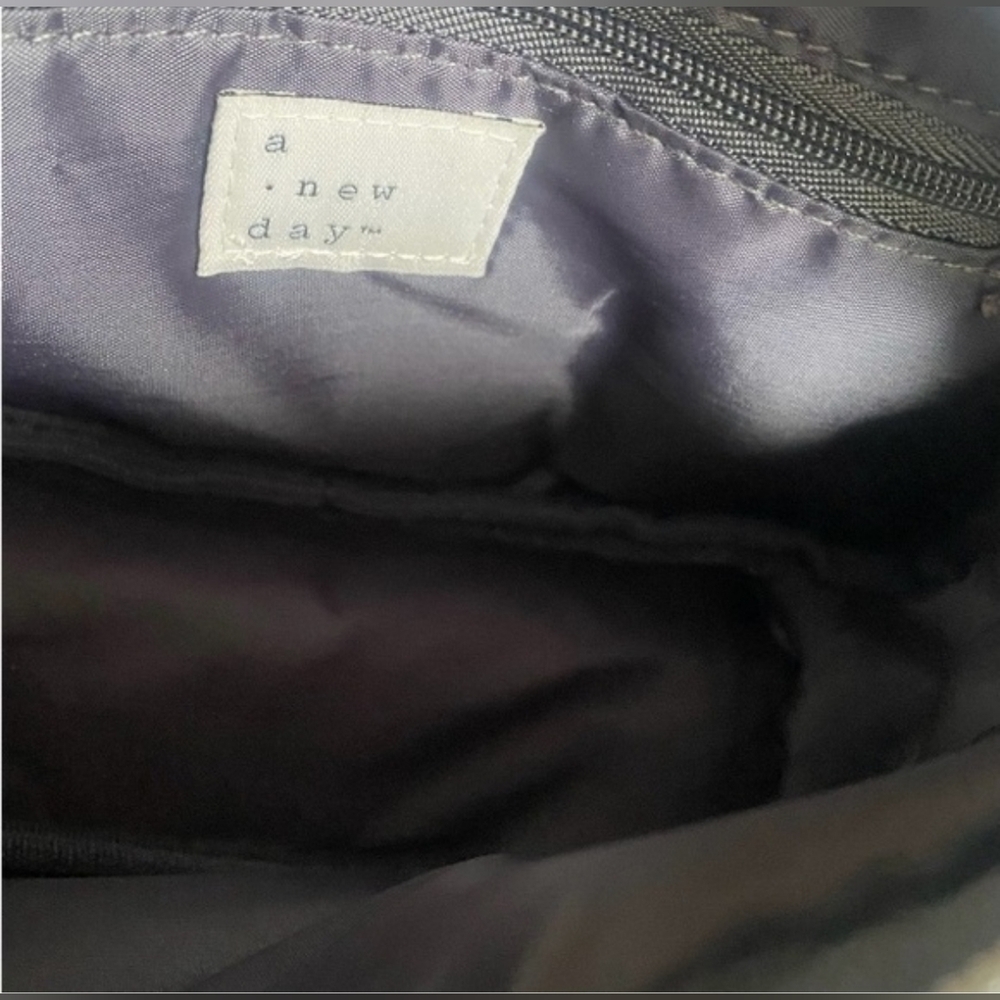 NEW A New Day Crossbody/Belt Bag - Silver Puffer Nylon - Picture 3 of 6